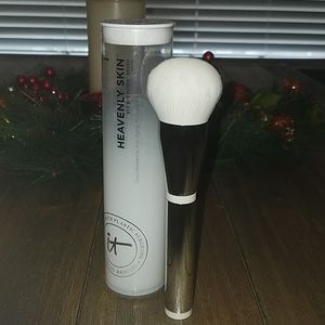 Bye Bye Pores It Brush 701 New